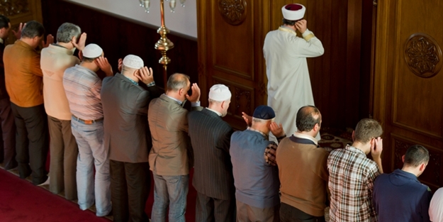 Trabzonlular namazdayken telefonda kemençe çalarsa..