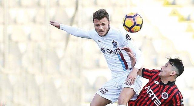 Trabzonspor 66 dakika 10 kişi oynayan Gençlerbirliği'ne diş geçiremedi