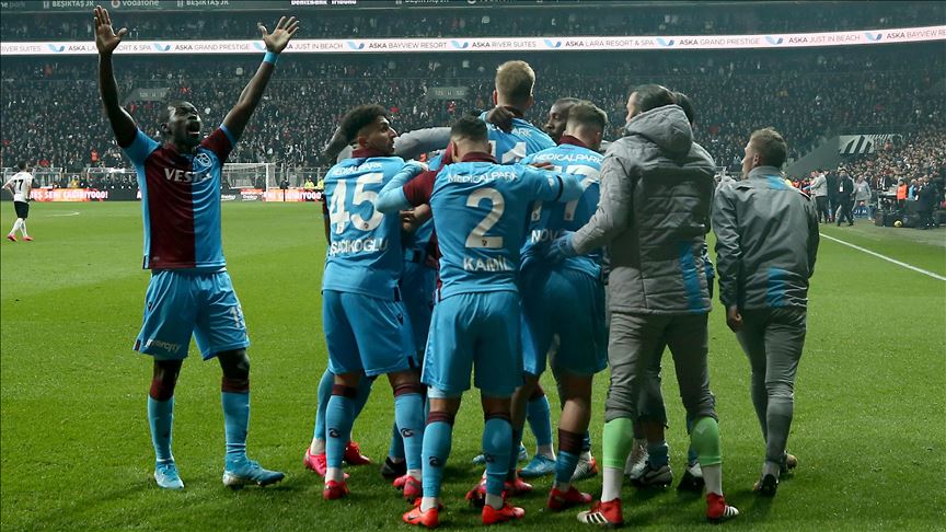 Trabzonspor bir puanı son anda kurtardı, yeniden zirveye çıktı