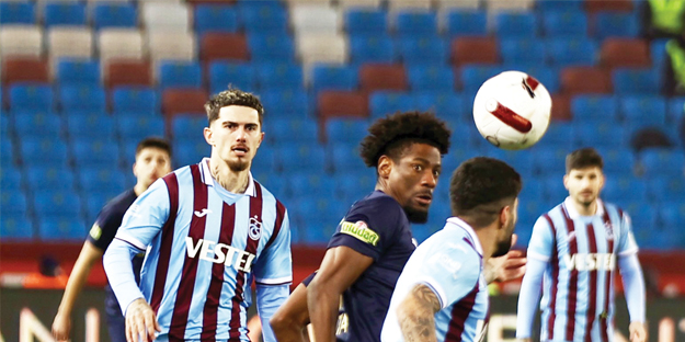 Trabzonspor evde yok! Kasımpaşa üç puanı üç golle aldı...