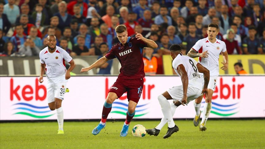Trabzonspor, golcüsü Sörloth ile zirve yarışında