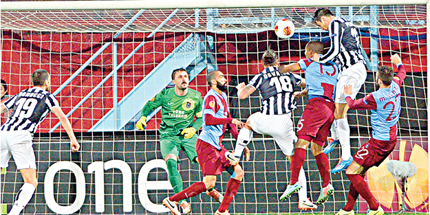 Fırtına havlu attı