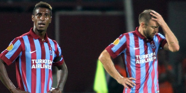 Trabzonspor kendi sahasında yıkıldı