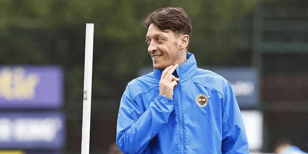 Trabzonspor maçı için Mesut Özil kararı