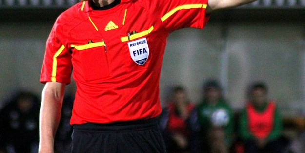 Trabzonspor maçının hakemi gelemedi, UEFA değiştirdi!