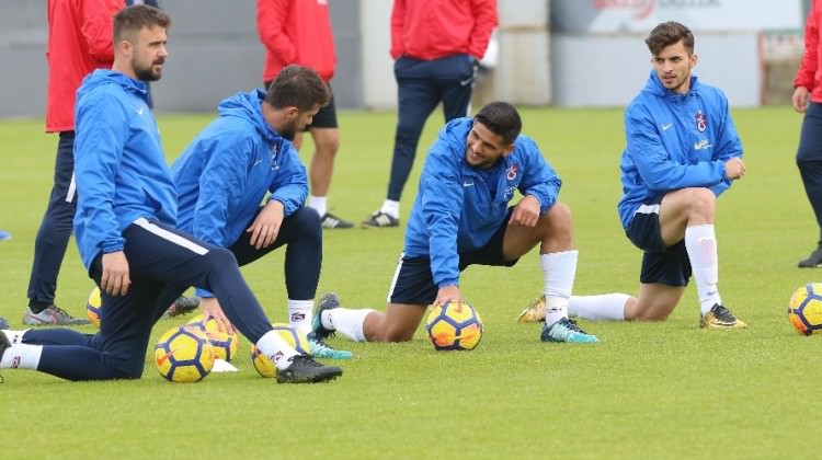 Trabzonspor pas ve şut çalıştı