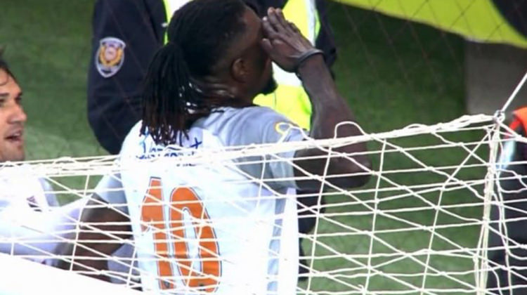 Trabzonspor taraftarı Emmanuel Adebayor'u alkışladı!