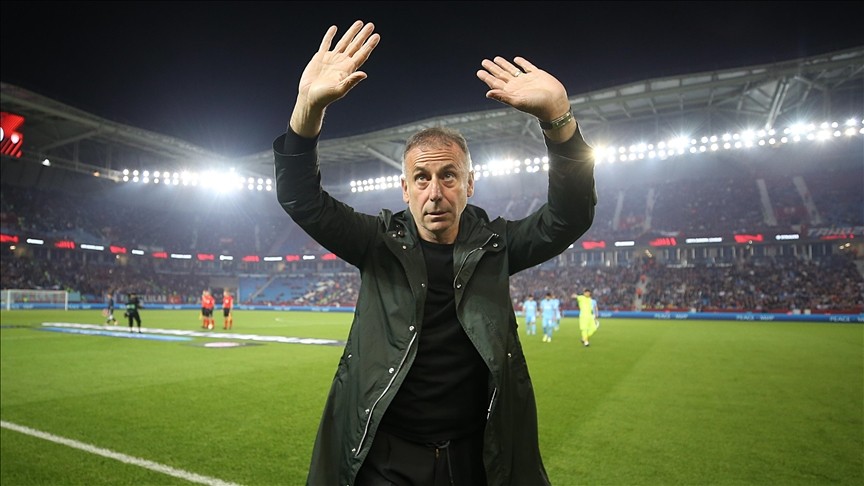 Trabzonspor Teknik Direktörü Avcı: Tarihi bir galibiyet aldığımız için son derece mutluyuz