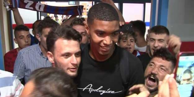 Trabzonspor yıldız stoperi KAP'a bildirdi