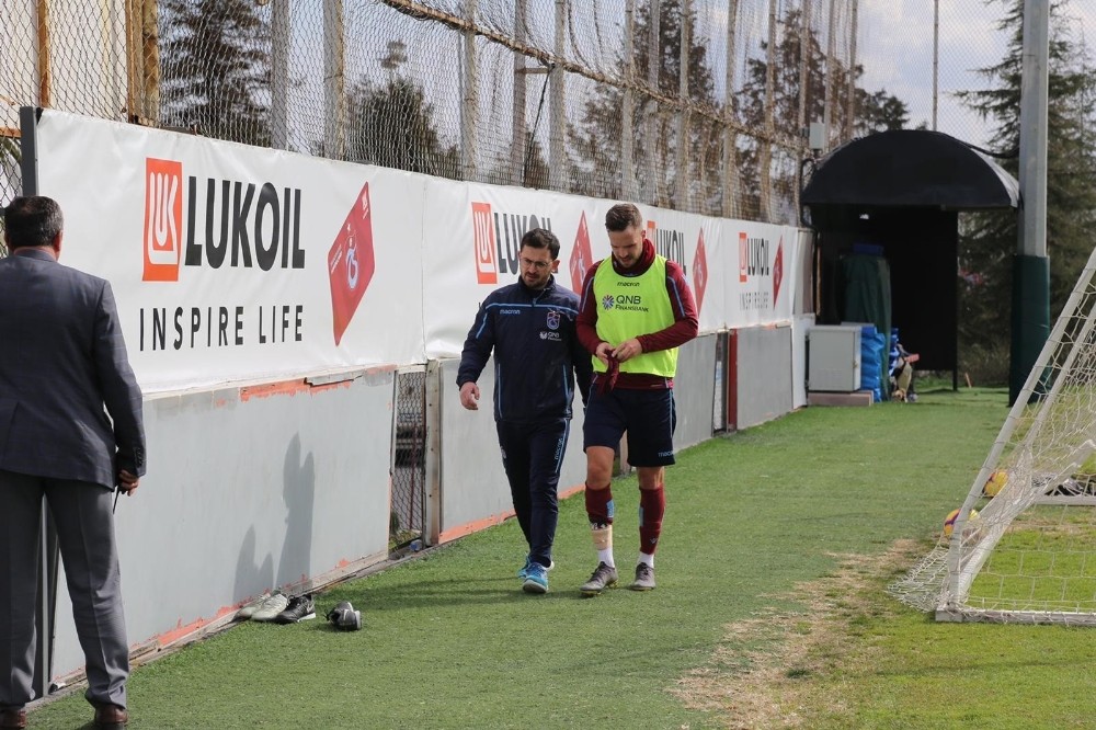 Trabzonspor’da Novak, çıktığı ilk idmanda yeniden sakatlandı 