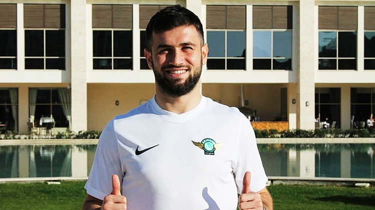 Trabzonspor'da sol beke yeni aday!