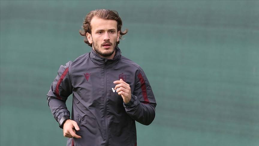 Trabzonsporlu Abdulkadir Parmak, sezon sonuna kadar takımdan ayrıldığını açıkladı