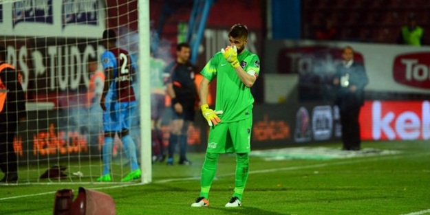 Trabzonsporlu Onur Kıvrak'tan maç sonrası olay haraket