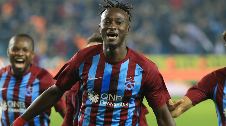 Trabzonspor'lu taraftarlar ayağa kalktı