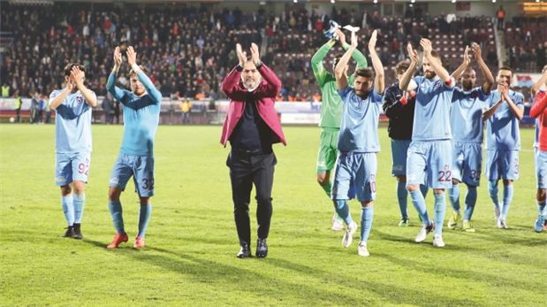 Trabzonspor'u taraftarı taşıyor