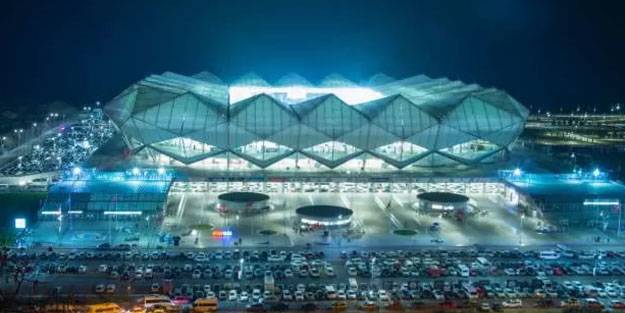 Trabzonspor'un galibiyeti kentte coşkuyla kutlandı