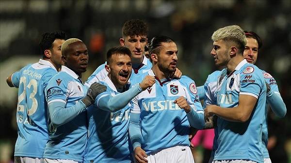 Trabzonspor'un şampiyon olması için kaç puan yeterli? Trabzonspor kaç puan daha alırsa şampiyon olur?