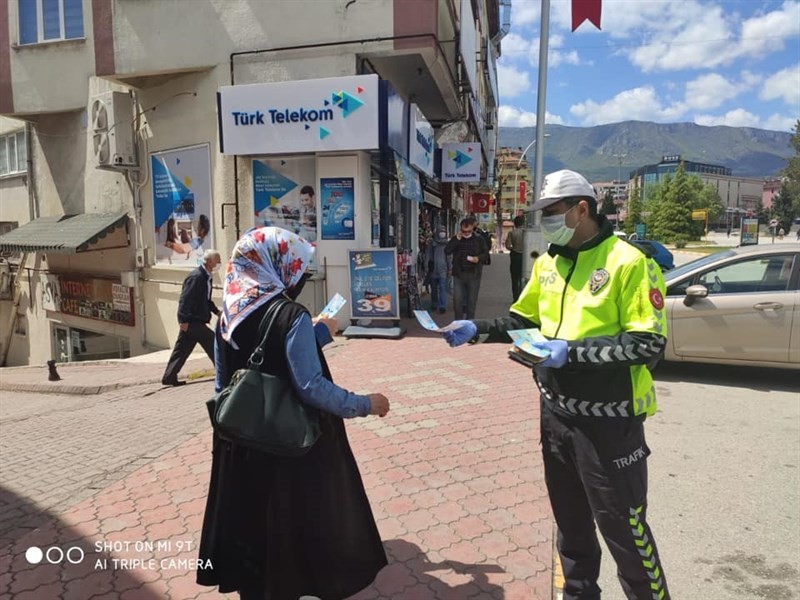 Trafik haftasında vatandaşlar ve sürücüler bilgilendirildi 