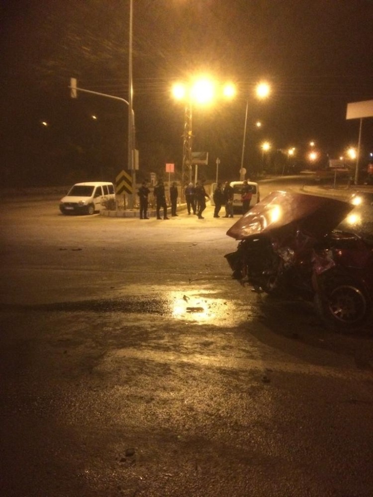 Trafik kazası 2’si ağır 5 yaralı 