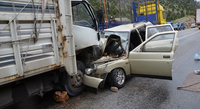 Trafik kazası 3 ölü, 7 yaralı