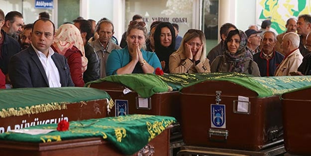 Trafik kazasında can veren aynı aileden 4 kişi toprağa verildi