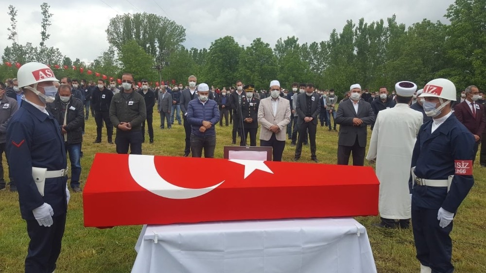Trafik kazasında hayatını kaybeden Uzman Çavuş Simav’da toprağa verildi 