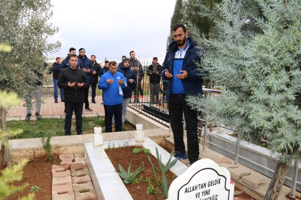 Trafik kazasında ölen hentbolcular 3. ölüm yıl dönümünde unutulmadı 