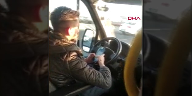 Trafik magandası, araçtaki yolcuların hayatını tehlikeye attı! Görenleri dehşete düşüren görüntüler