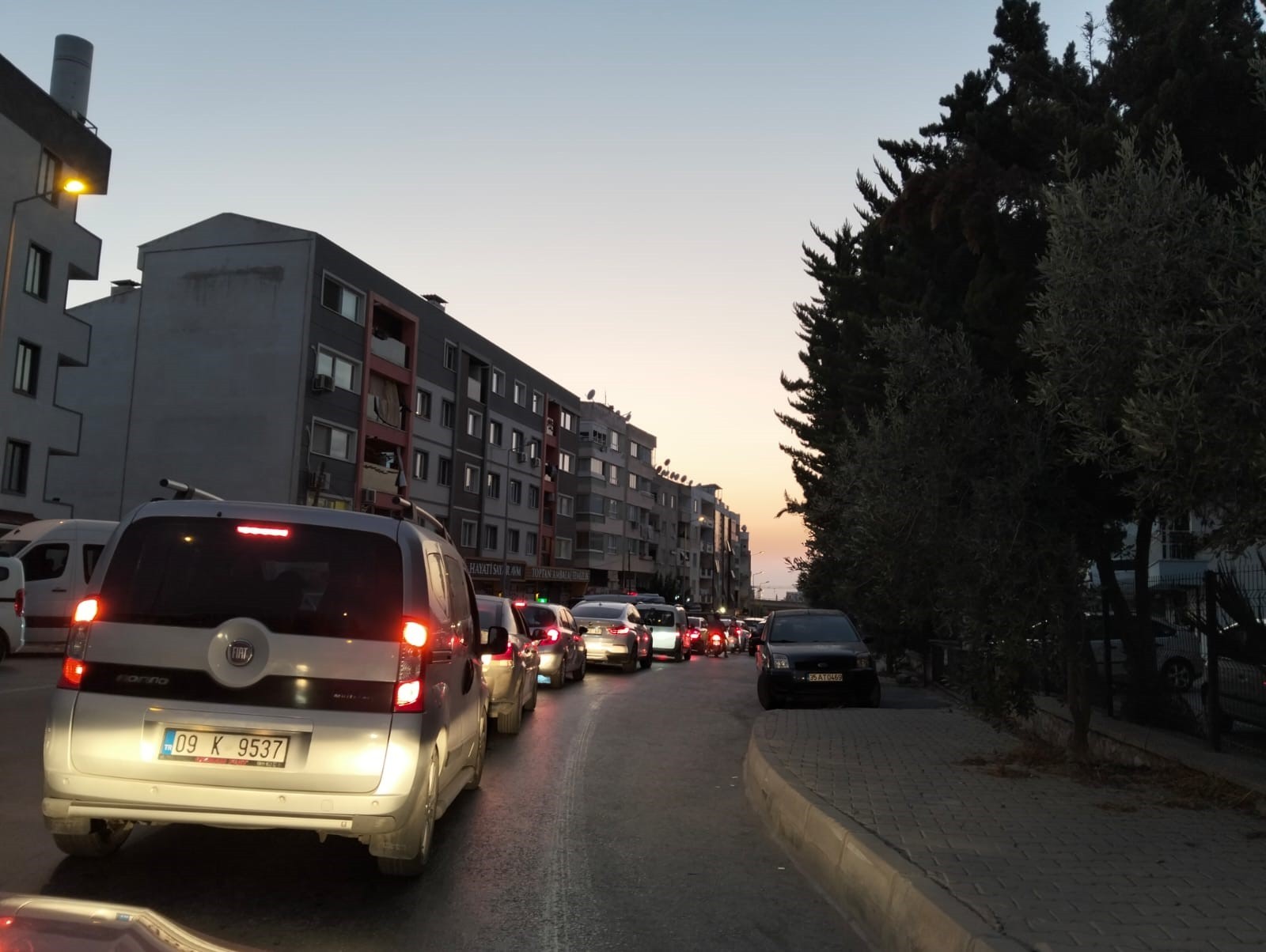 Trafik yoğunluğundan Kuşadası da nasibini aldı