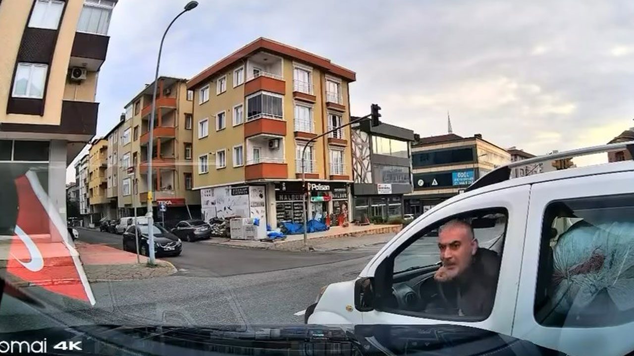 Trafikte kaynak yaptı, yolu kesip böyle tehdit savurdu: "Arabanı parçalarım senin"
