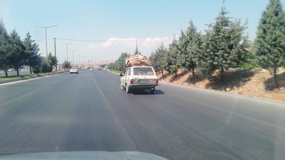 Trafikte kural tanımaz magandalar vatandaş kamerasına yakalandı 