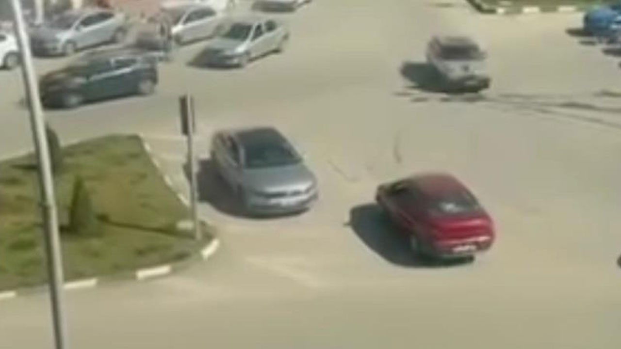 Trafikte pes dedirten olay! Ters şeritte bakın nasıl ilerledi