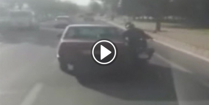 Trafikte tehlikeli sohbet!