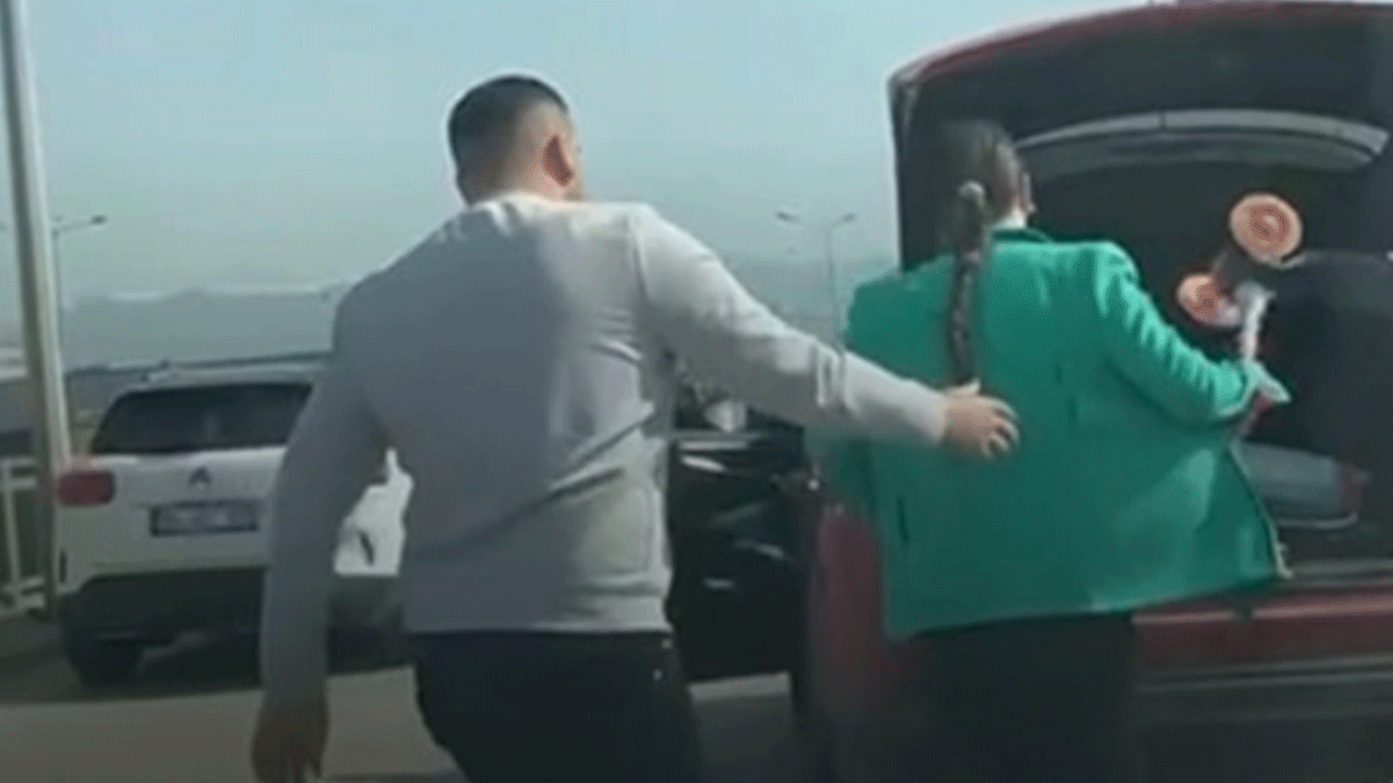 Trafikte yol verme kavgası: Kadınlar birbirine girdi!