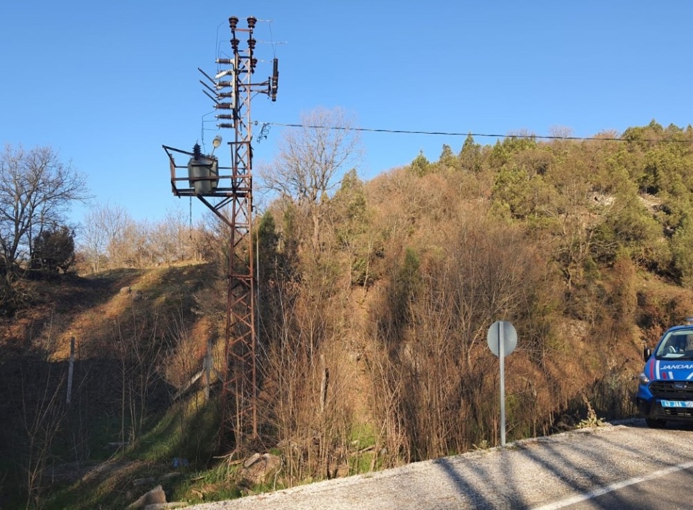 Trafo çalma girişiminde bulunan iki kişi suçüstü yakalandı 