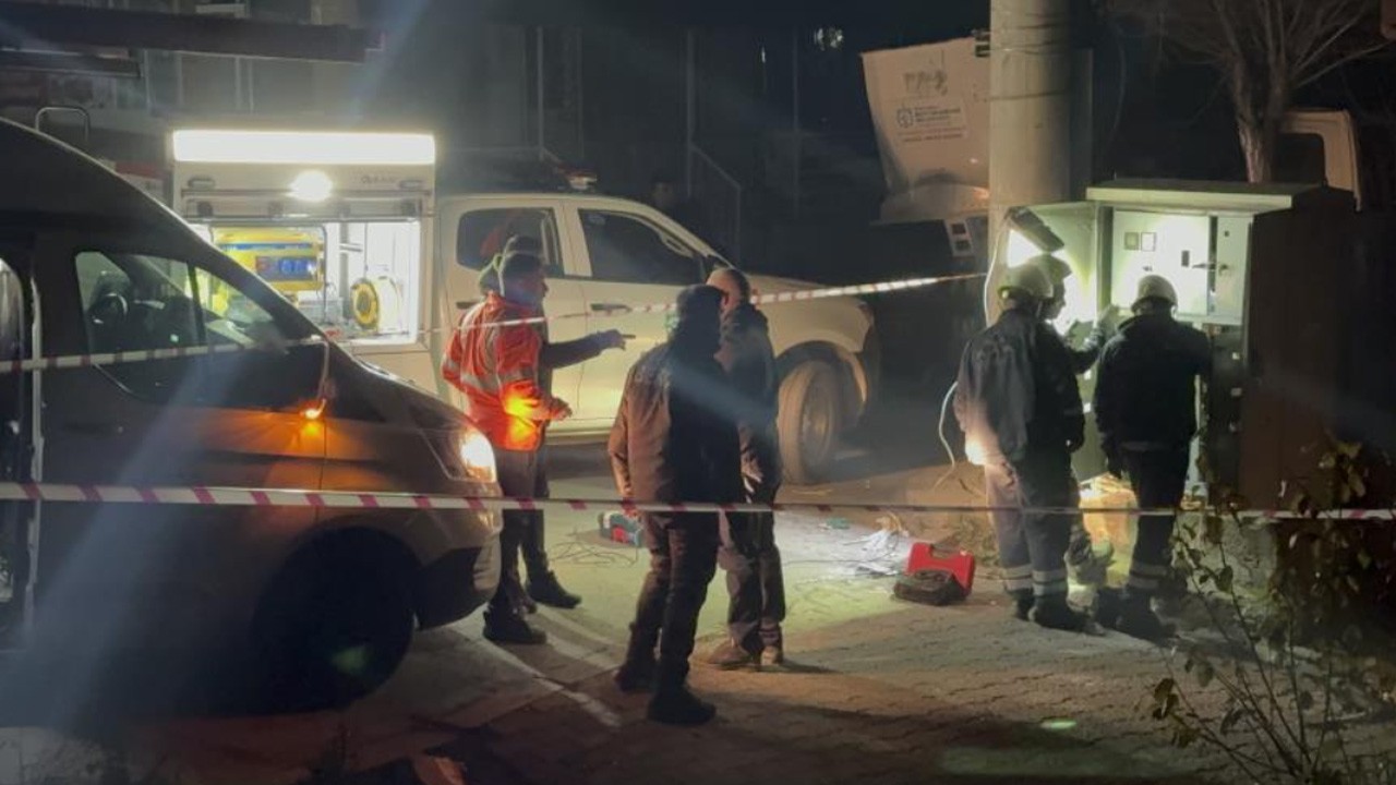 Trafo onarımı sırasında parlama! 2 personelin yüzü ve kolu yandı