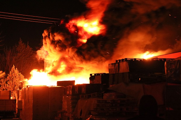 Trafodan kıvılcım çıktı olanlar oldu! Alev alev yandı