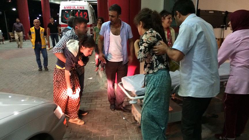 Traktör römorkundan düşen 16 işçi hastanelik oldu