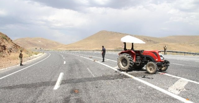 Traktör takla attı: 2 yaralı