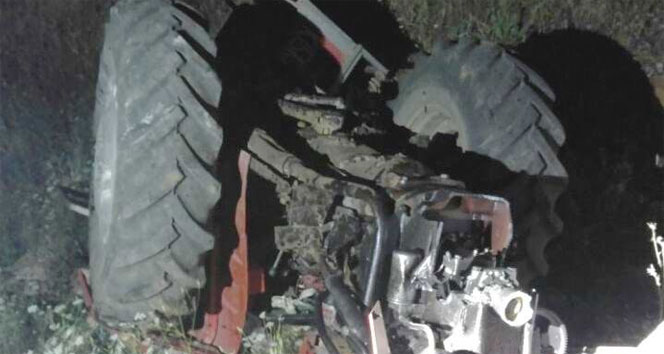 Traktör ters döndü: 2 kişi yaralı