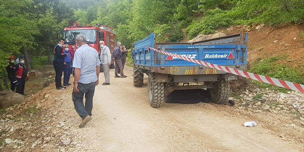 Traktörden düşen yaşlı adam feci şekilde can verdi