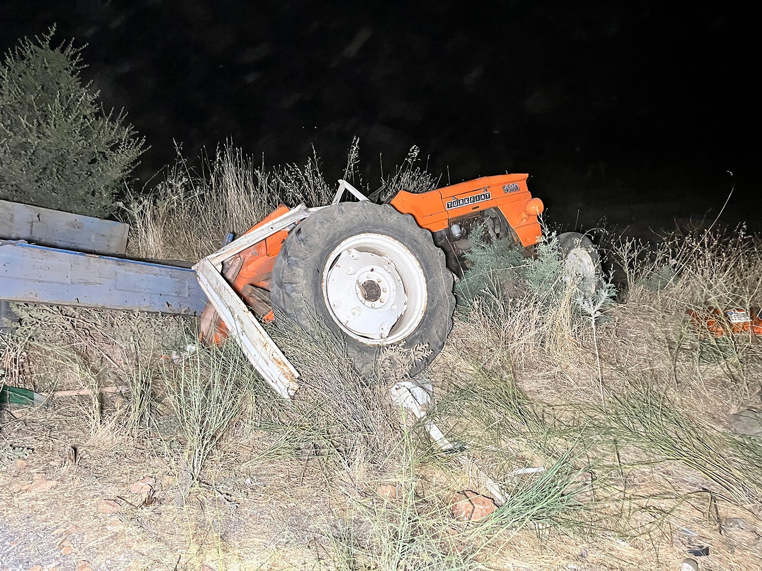 Traktörle hafriyat kamyonunun karıştığı feci kazada 1 kişi öldü, 1 kişi yaralandı