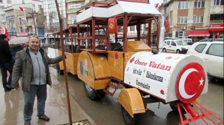 Traktörünü gezi treni yaptı