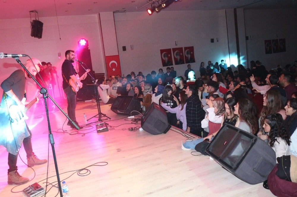 Trakya Üniversitesi öğrencileri “Gençlik Festivali 19” ile kışa merhaba dedi 