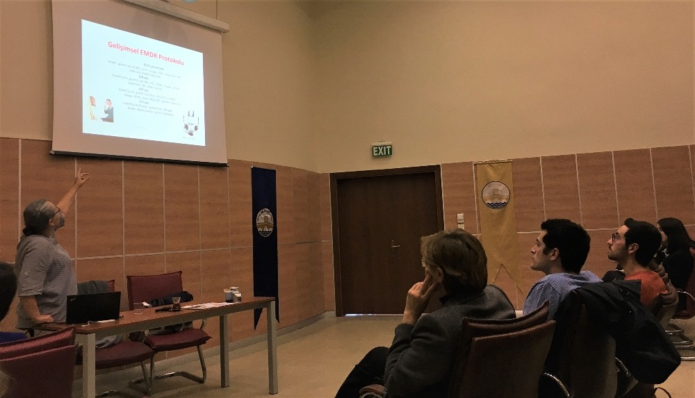 Trakya Üniversitesi’nde Çocuk ve Ergenlerde Travma ile EMDR yöntemi konuşuldu 