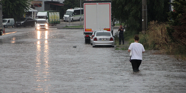 Trakya'da sağanak hayatı olumsuz etkiliyor