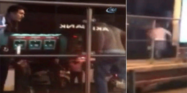 Tramvay durağında şoke eden anlar! Yarı çıplak bindi ve…