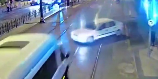 Tramvay yolundaki kazanın görüntüleri ortaya çıktı