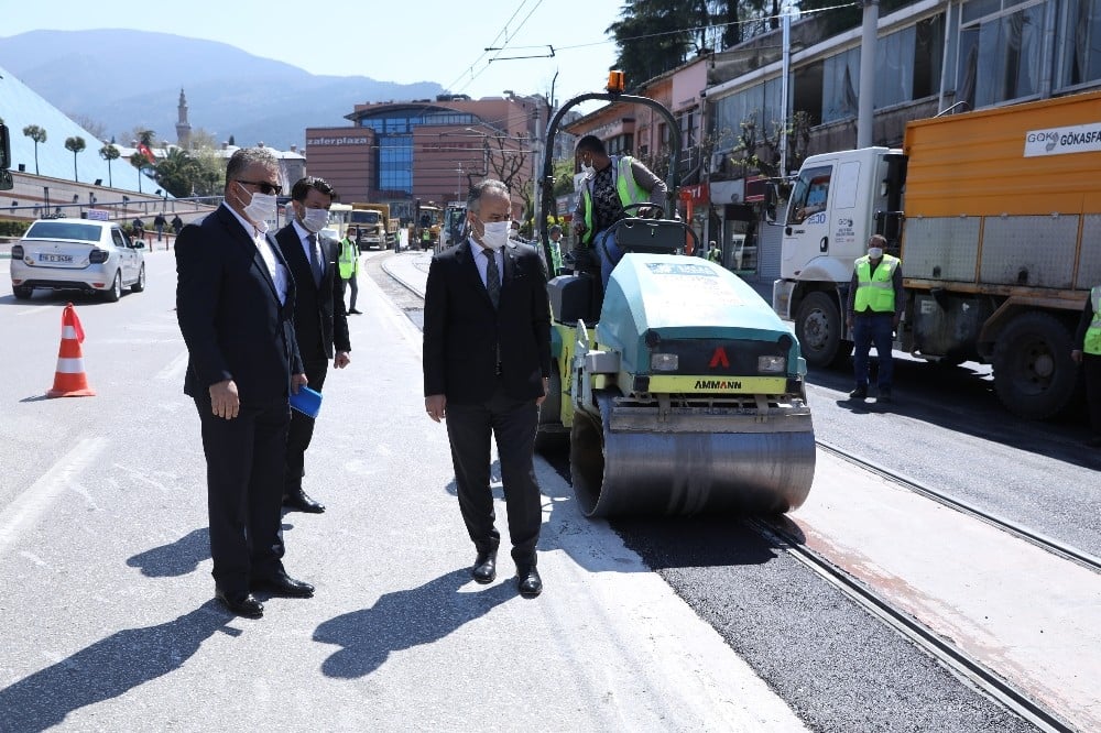 Tramvay yolunda hummalı çalışma 