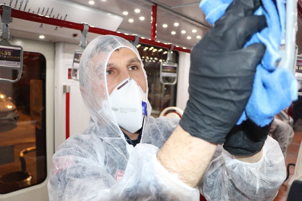 Tramvaylar virüslere karşı her gün dezenfekte ediliyor 